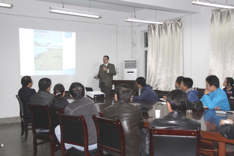 英国赫瑞瓦特大学David William Hopkins教授为公司师生做报告2222.jpg