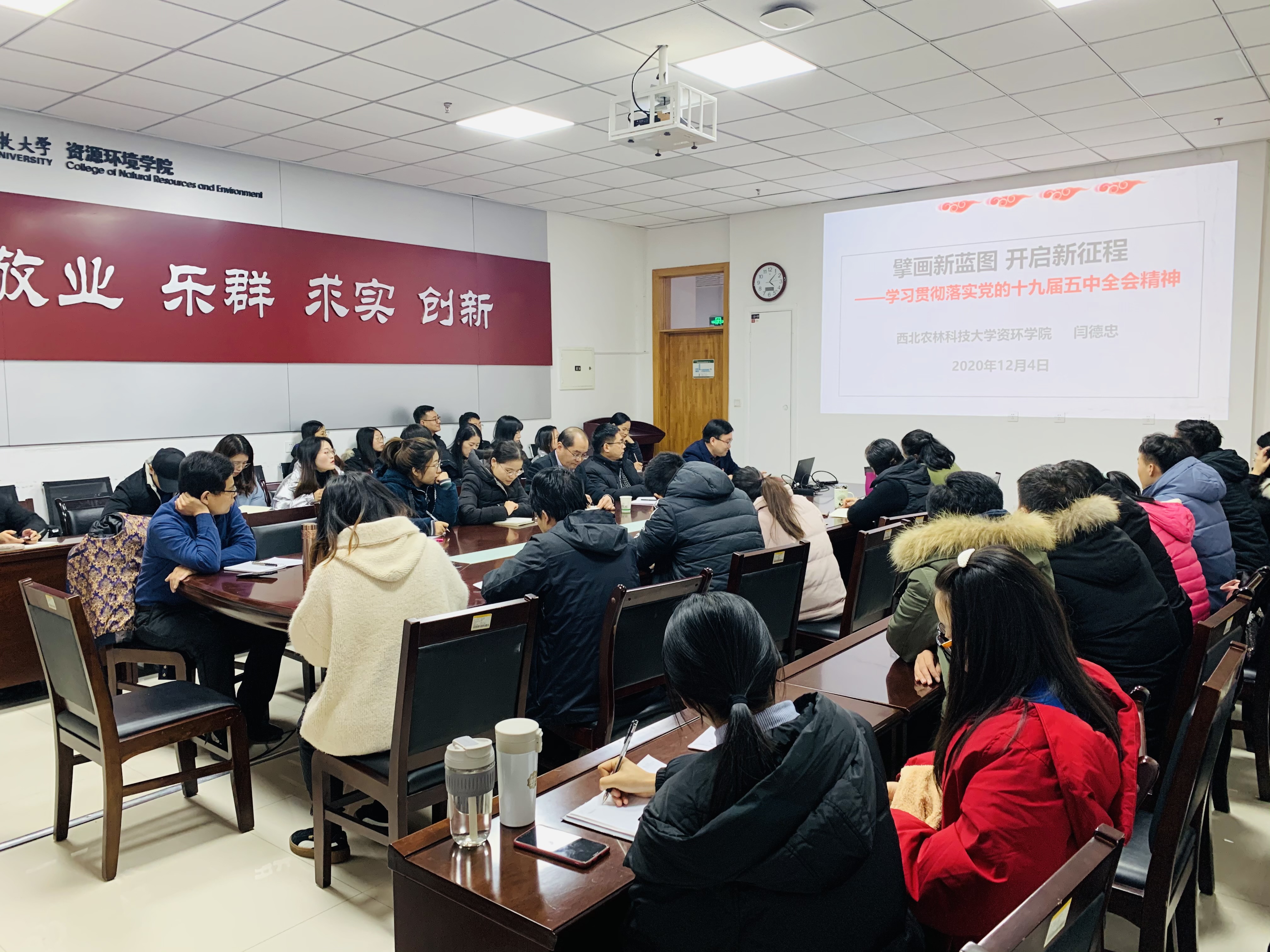 d2bfaf4642cc41f8b1580d1535e5837c.jpg d2bfaf4642cc41f8b1580d1535e5837c.jpg