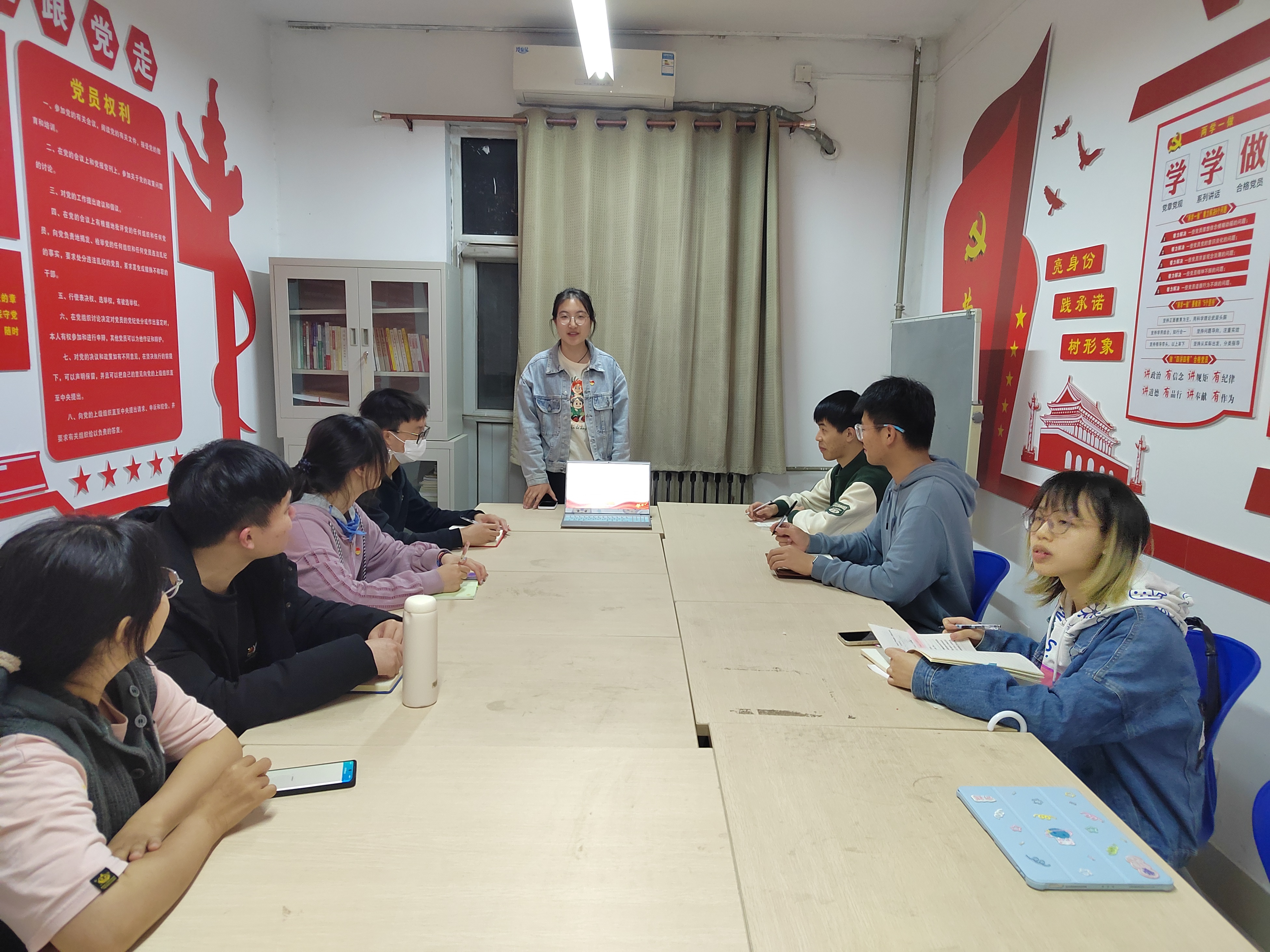 efc61e3711eb42bfbb6b23fb64944136.jpg efc61e3711eb42bfbb6b23fb64944136.jpg